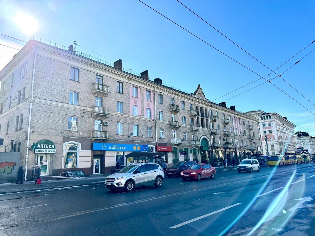 Lux Apartments In The City Center With A Coffee Machine, View Of A Theater, Near Zlata Plaza Rivne Kültér fotó