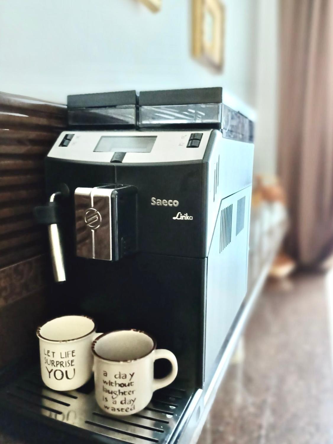 Lux Apartments In The City Center With A Coffee Machine, View Of A Theater, Near Zlata Plaza Rivne Kültér fotó
