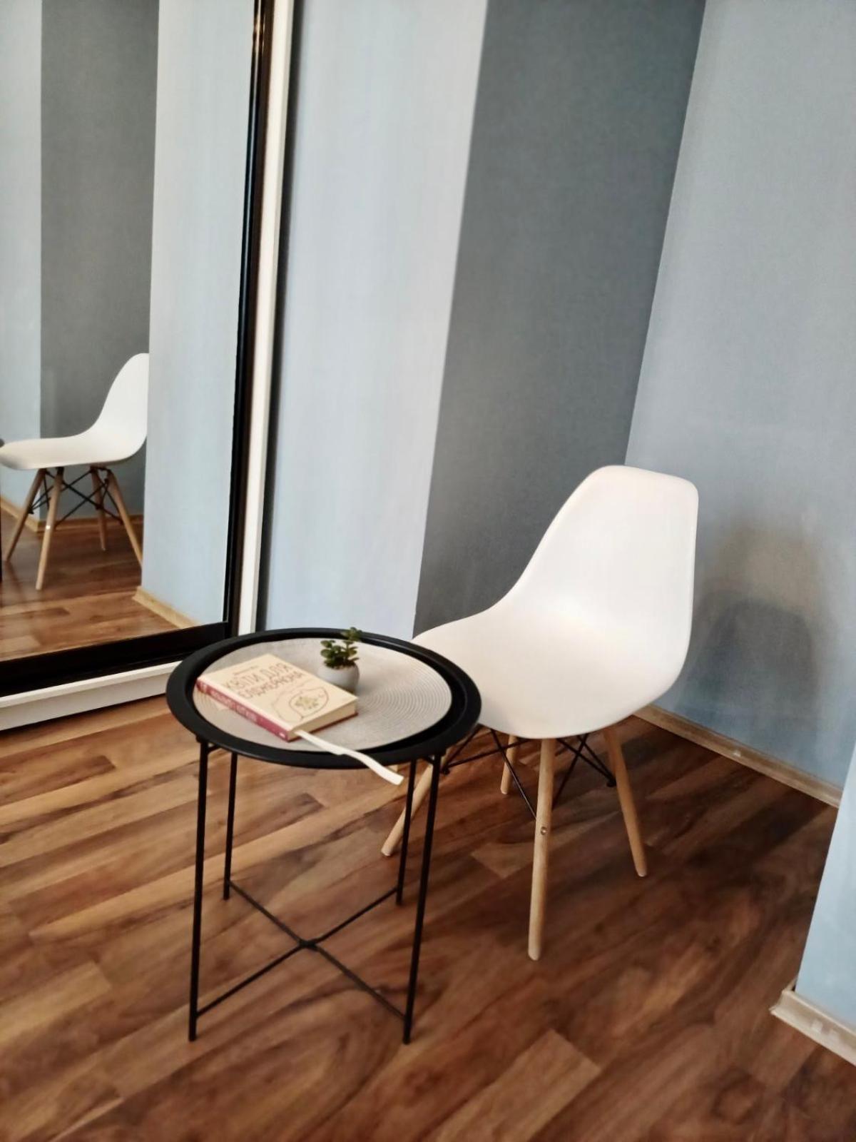 Lux Apartments In The City Center With A Coffee Machine, View Of A Theater, Near Zlata Plaza Rivne Kültér fotó